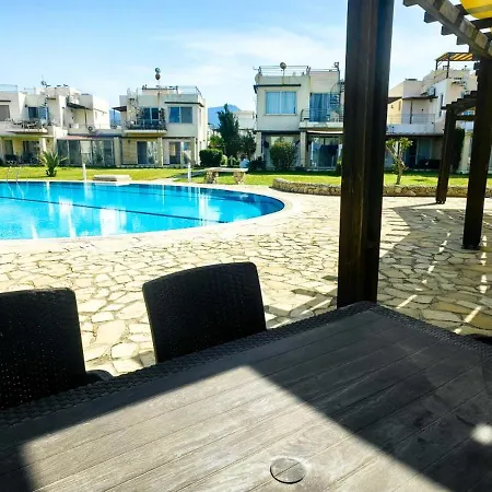 Esentepe Turtle Bay Village 2-bedroom Sea View דירה